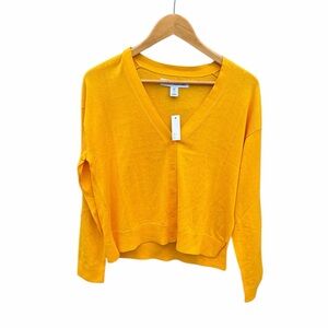 Amazon Essentials V-Neck Sweater Buttons Golden Yellow Size medium NEW